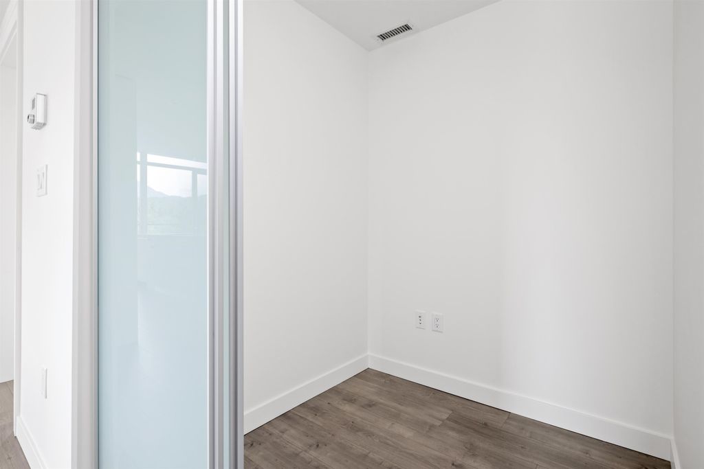 listing image 1106200918449567543
