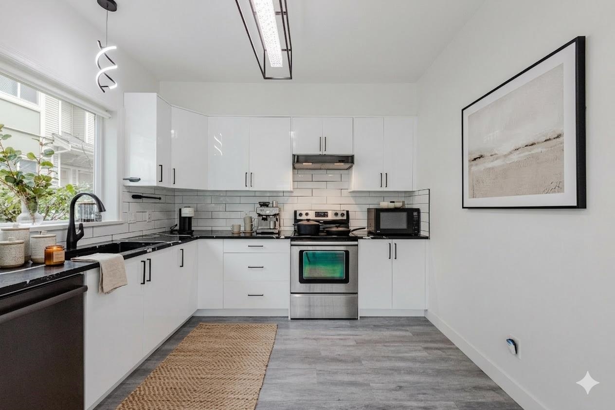 621 Langside Avenue 7