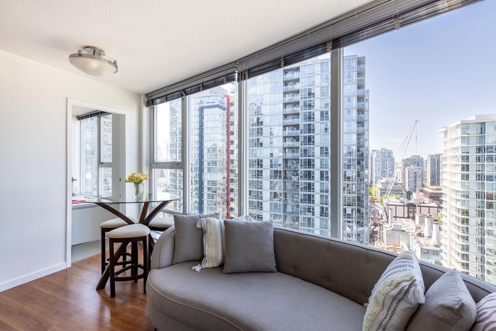 listing image 1102688477358640268
