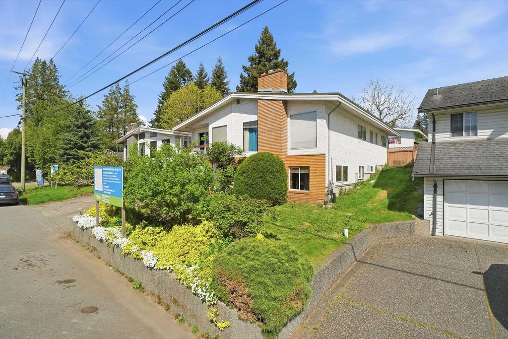 Photo of 2574 Campbell Avenue, Abbotsford, BC V2S 4A4 (MLS # R3114032)