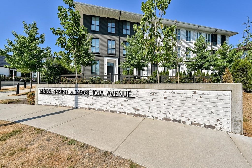 Photo of 14968 101a Avenue #422, Surrey, BC V3R 0E8 (MLS # R3157093)