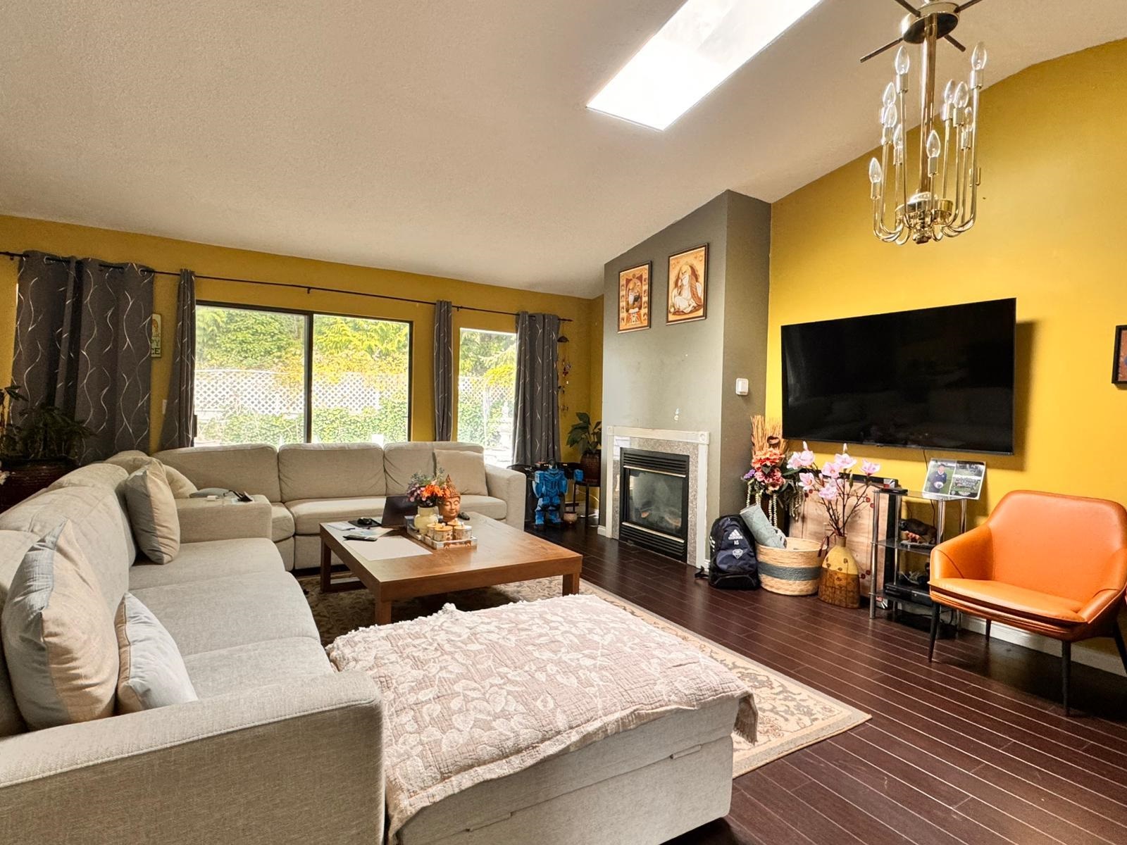 11101 Canyon Crescent