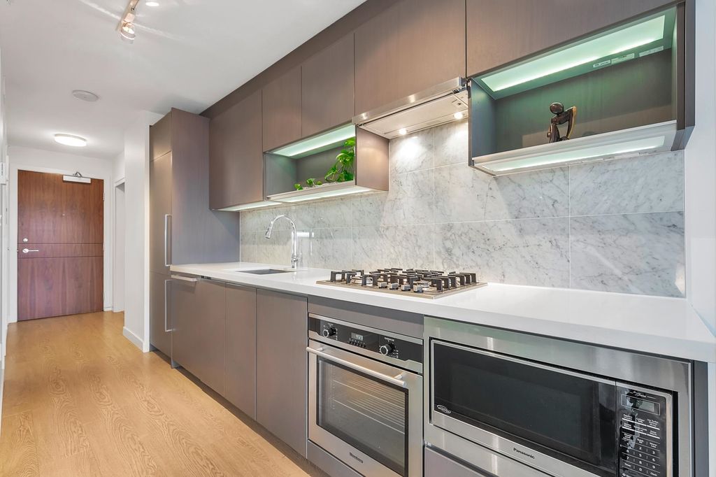 listing image 1102804794198893485