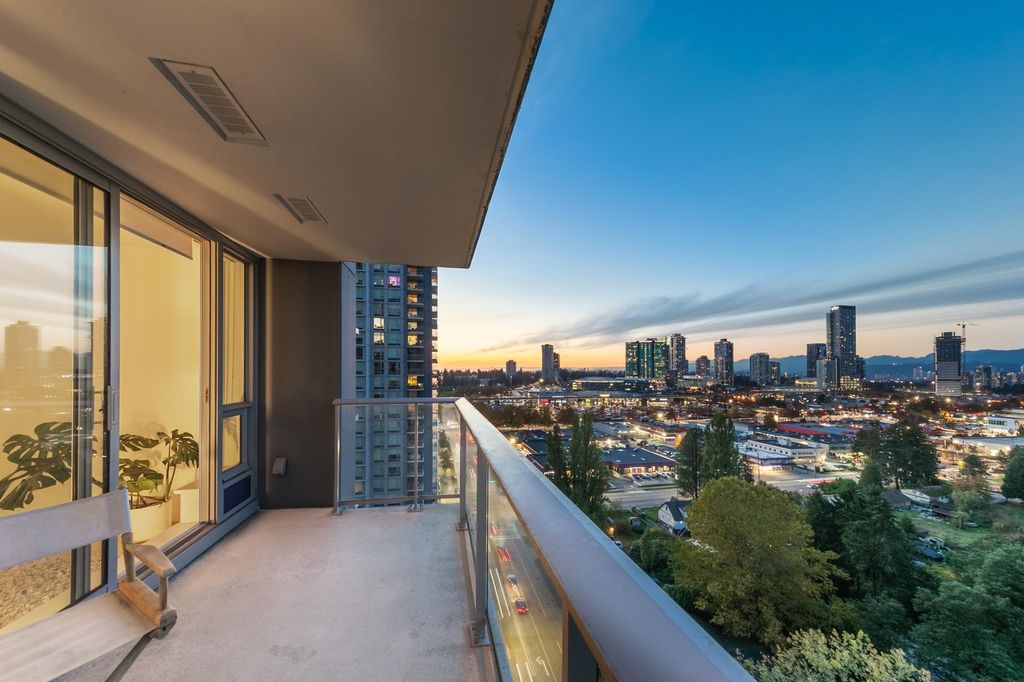 listing image 1103499085402370388