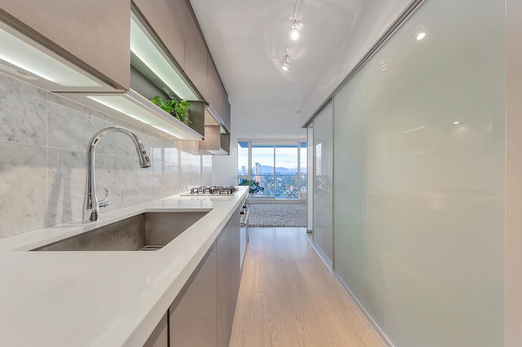 listing image 1105079401707272451