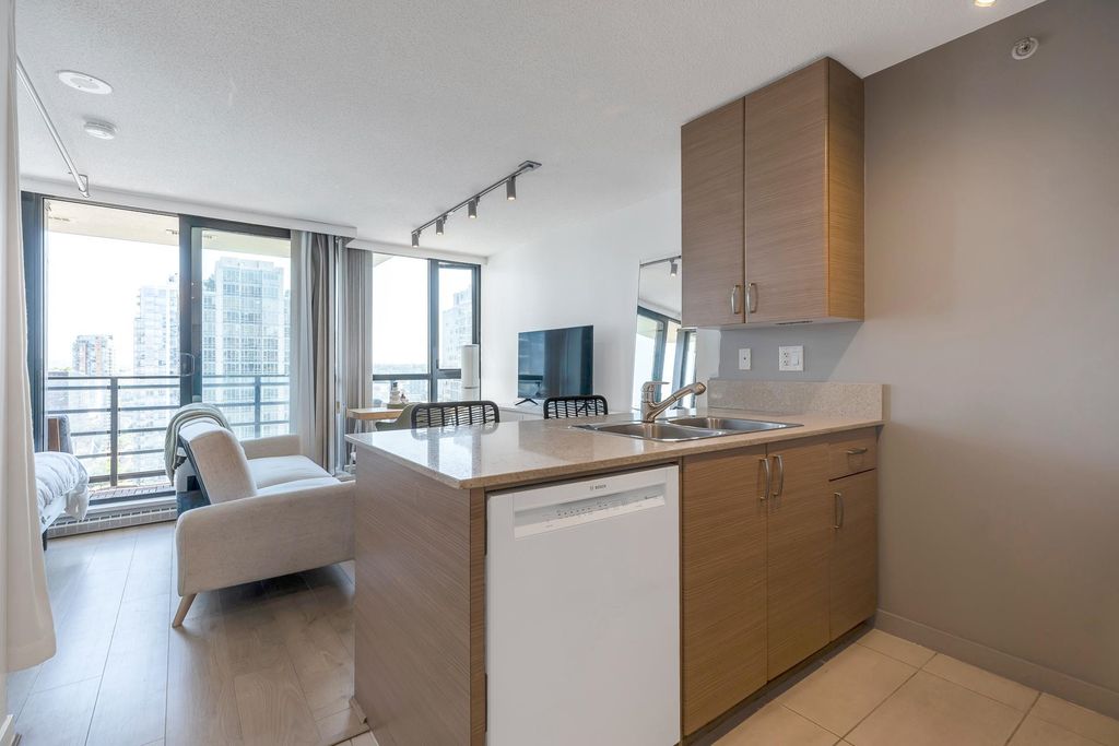 listing image 1100669532996416432