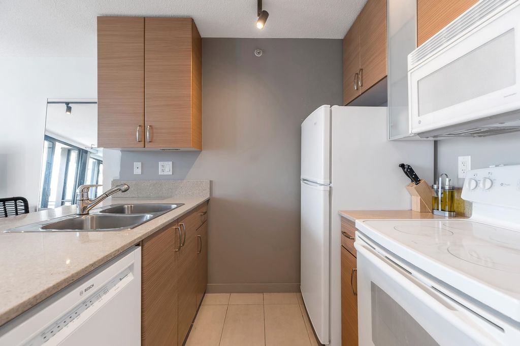 listing image 1104811862765897215