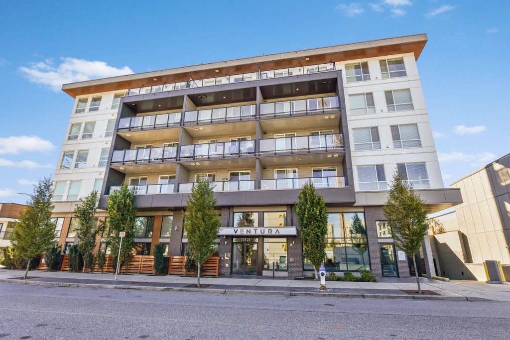 Photo of 32838 Ventura Avenue #201, Abbotsford, BC V2S 0M5 (MLS # R3164745)