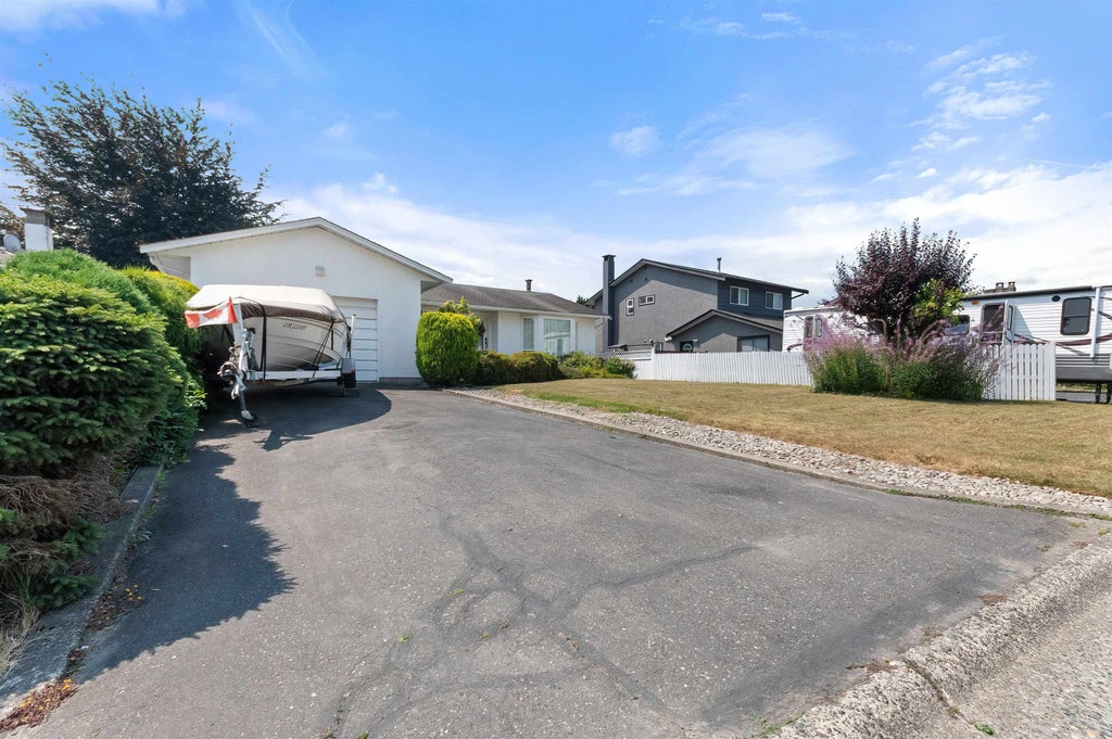 Photo of 45268 Lenora Crescent, Chilliwack, BC V2P 7C4 (MLS # R3148551)