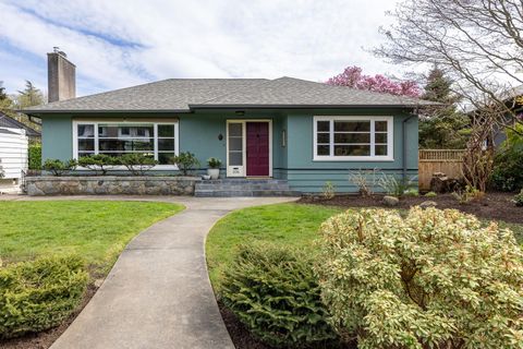 106 College Court New Westminster BC V3L 1K9