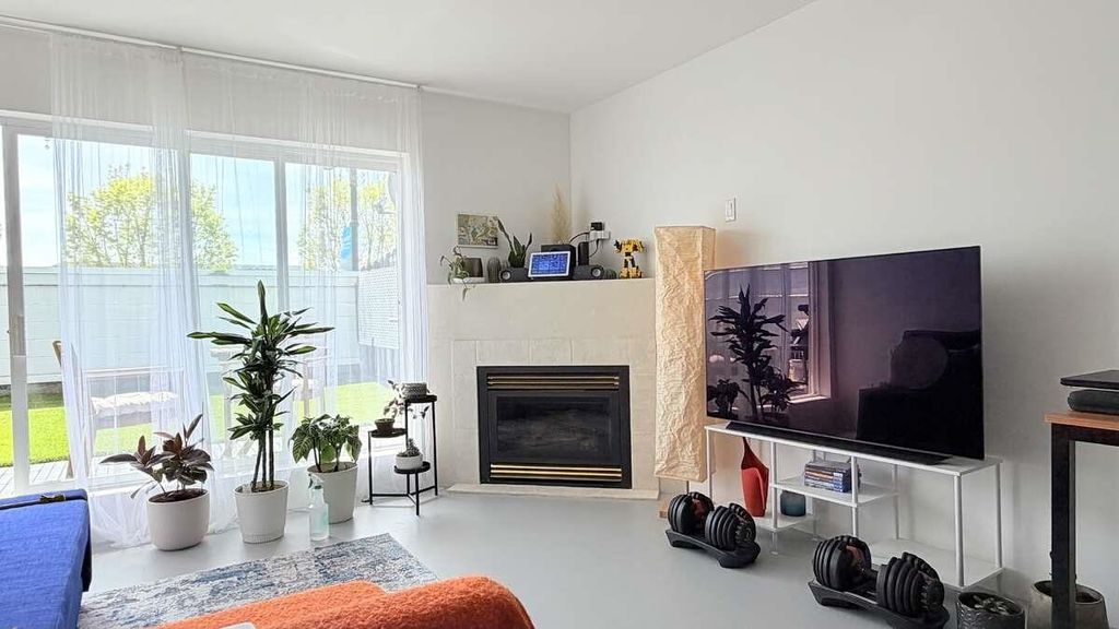 Photo of 22347 Lougheed Highway #204, Maple Ridge, BC V2X 2T3 (MLS # R3114250)