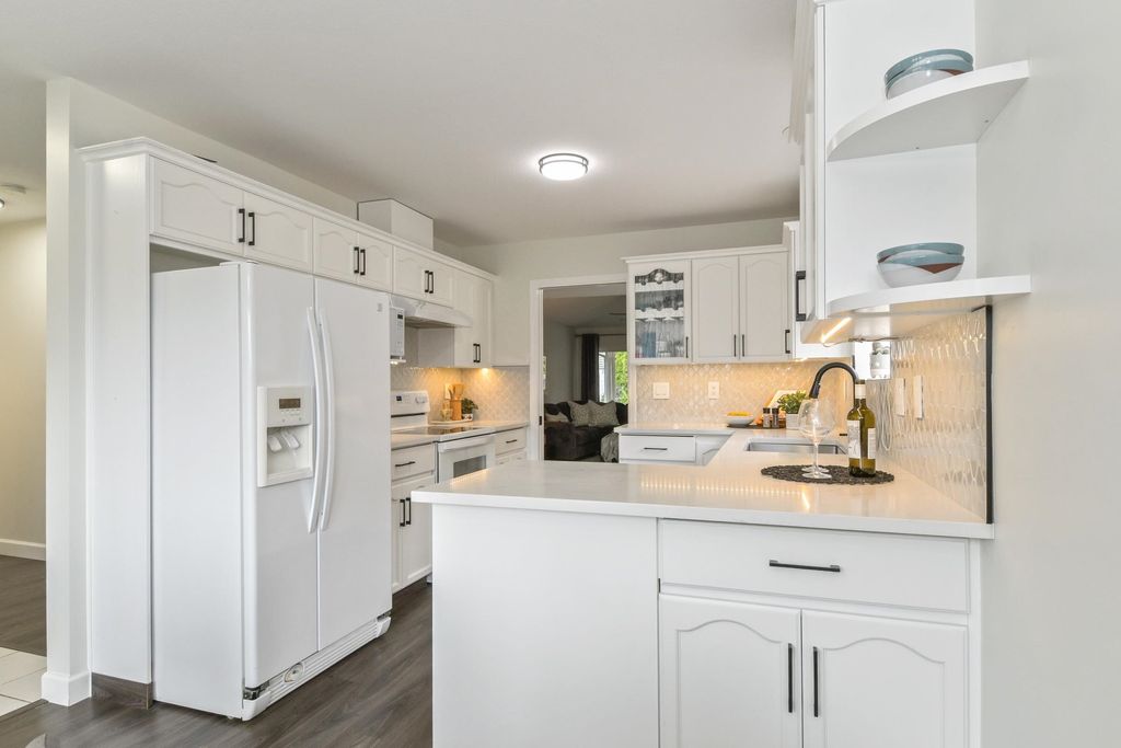 listing image 1105889343359643355