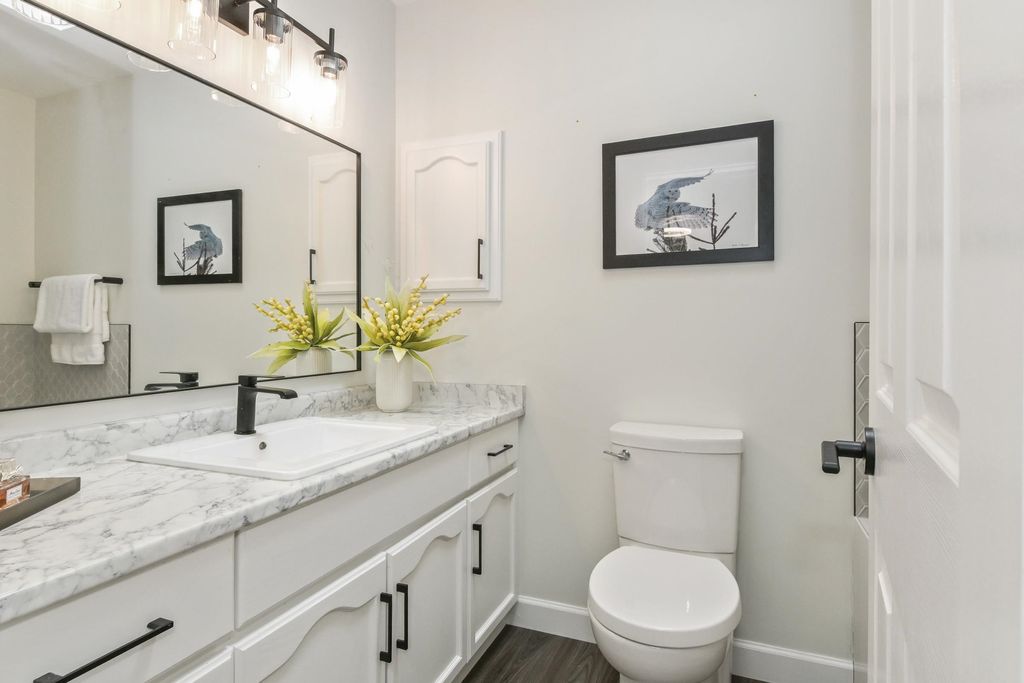 listing image 1104438186073208253