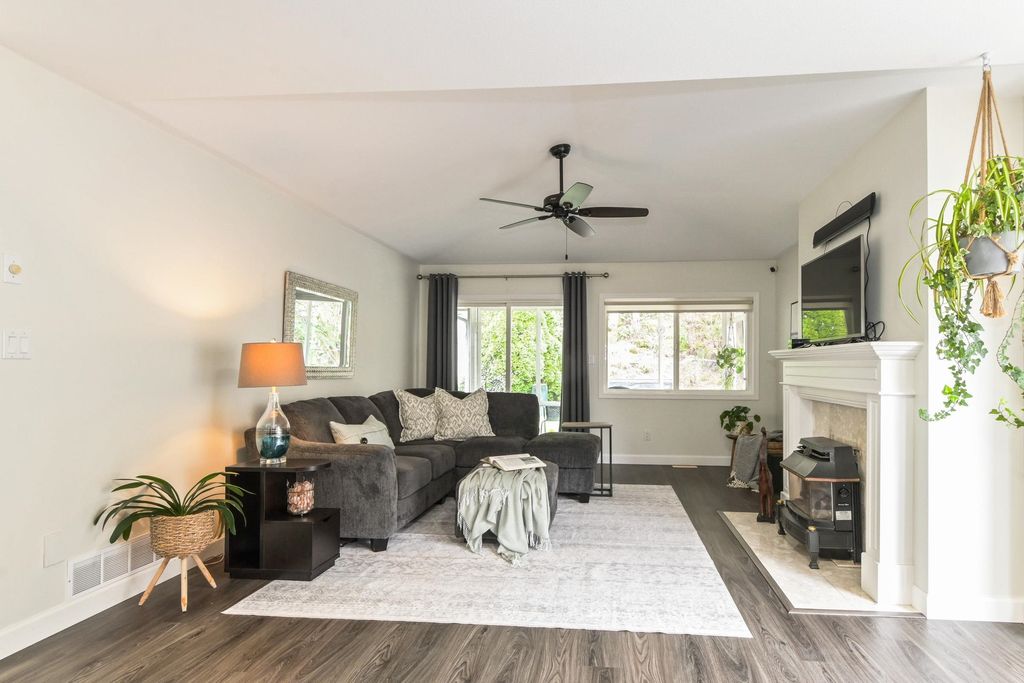 listing image 1100506030392009439