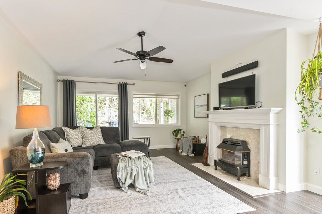 listing image 1107477490483836963