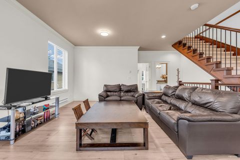 4766 55b Street 1 Delta BC V4K 3B7