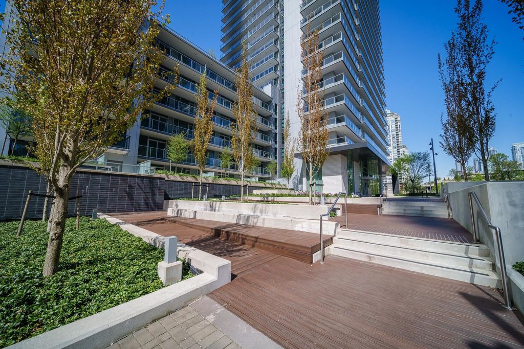 listing image 1108305802407058053