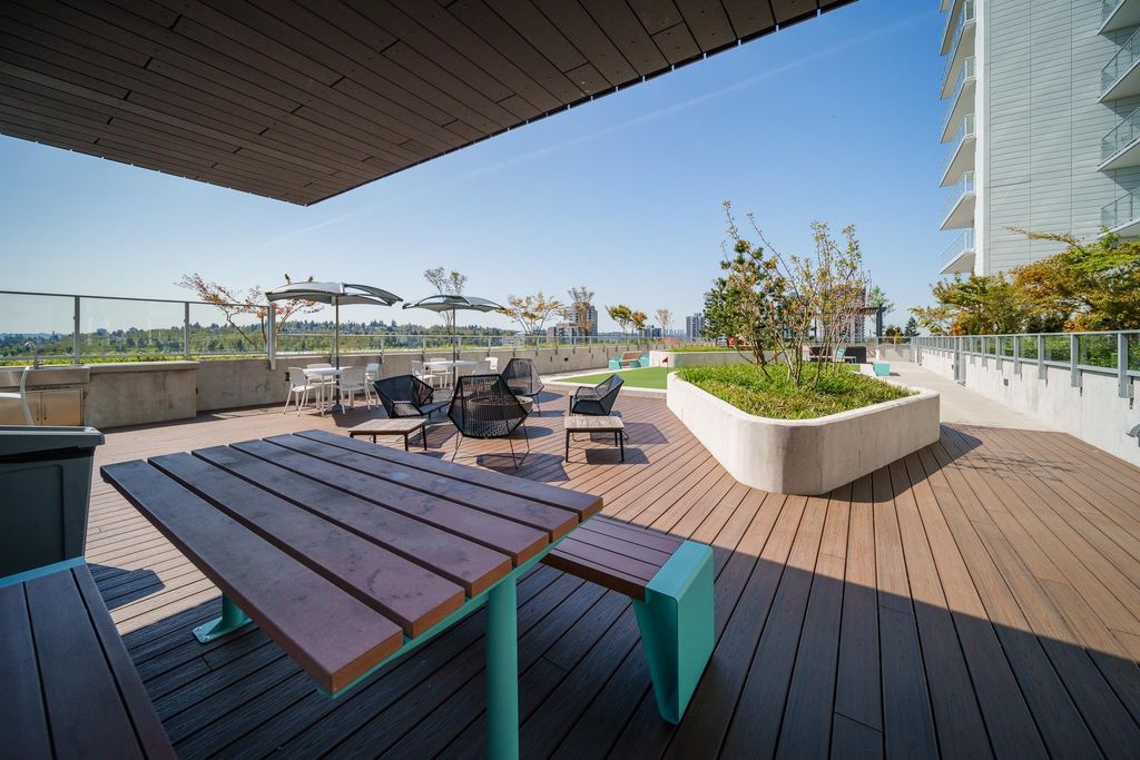 listing image 1108371219859154371