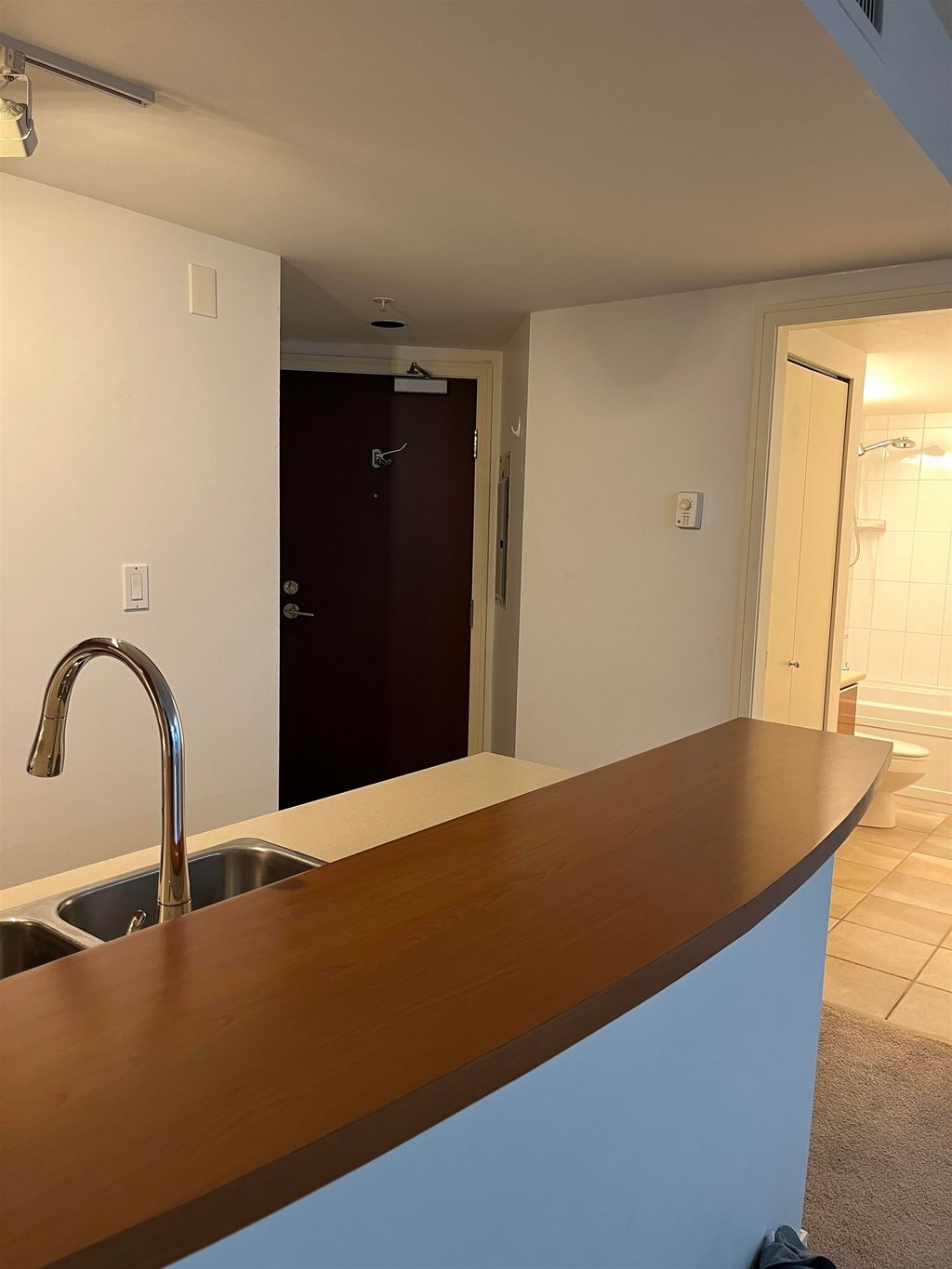 listing image 1102597044279308919