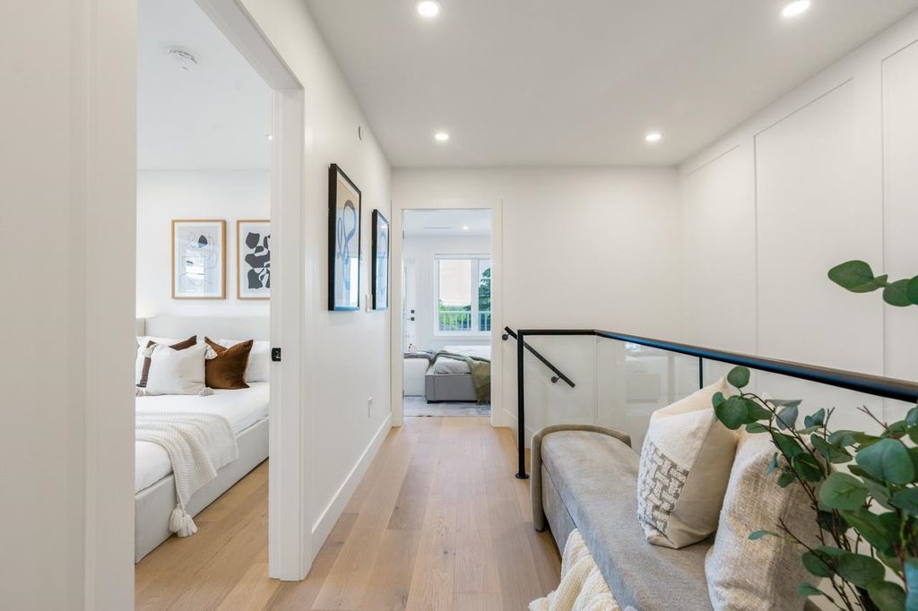 listing image 1105663313980046816