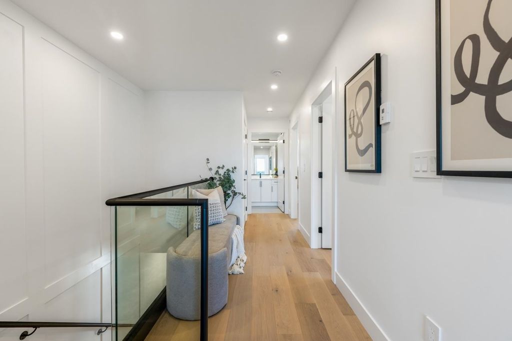 listing image 1100418036377641969