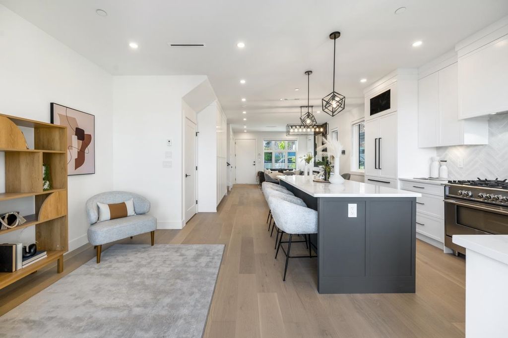 listing image 1100098200572270191