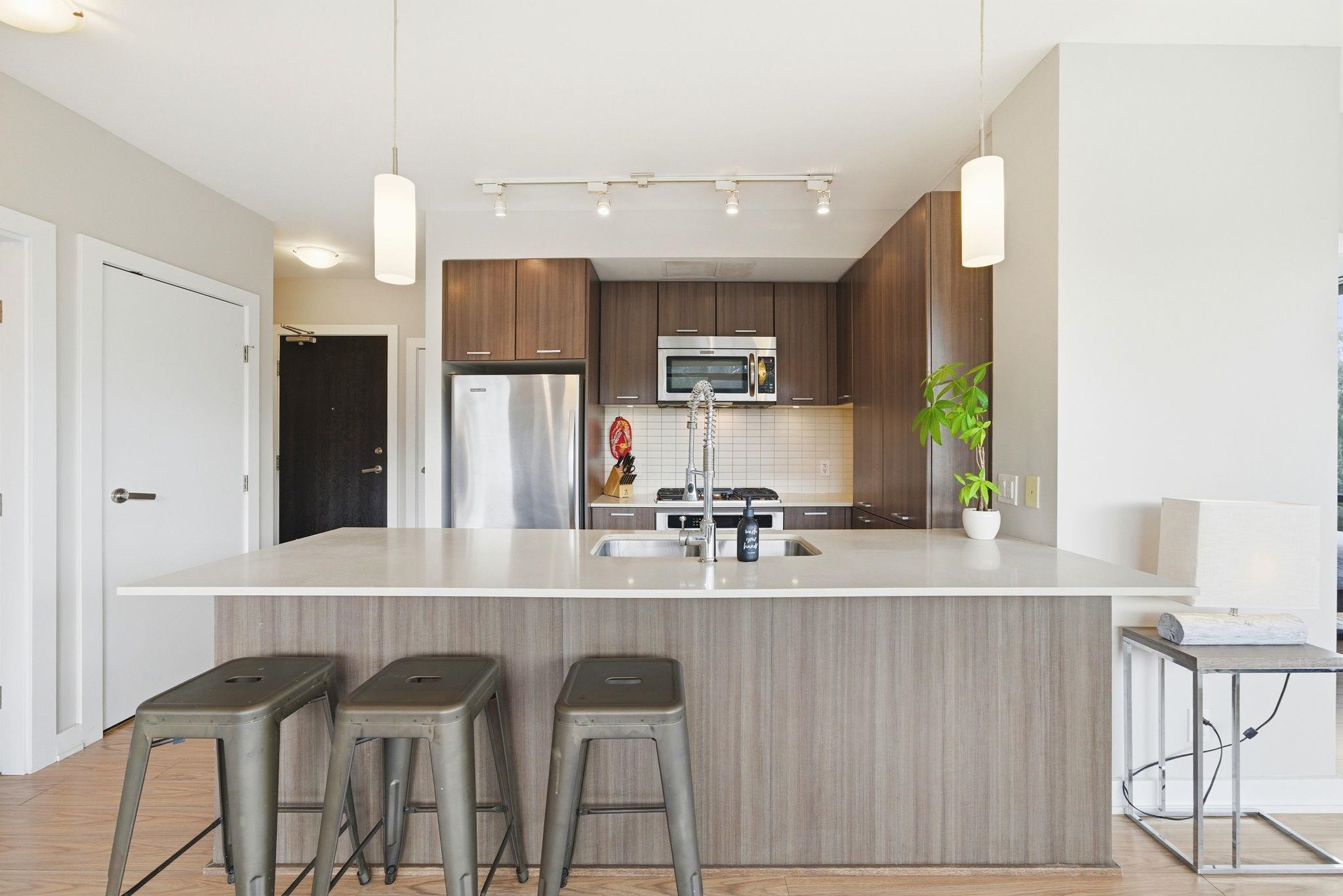 301 Capilano Road 707