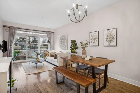 733 W 14 Street 303 North Vancouver BC V7M 0C6