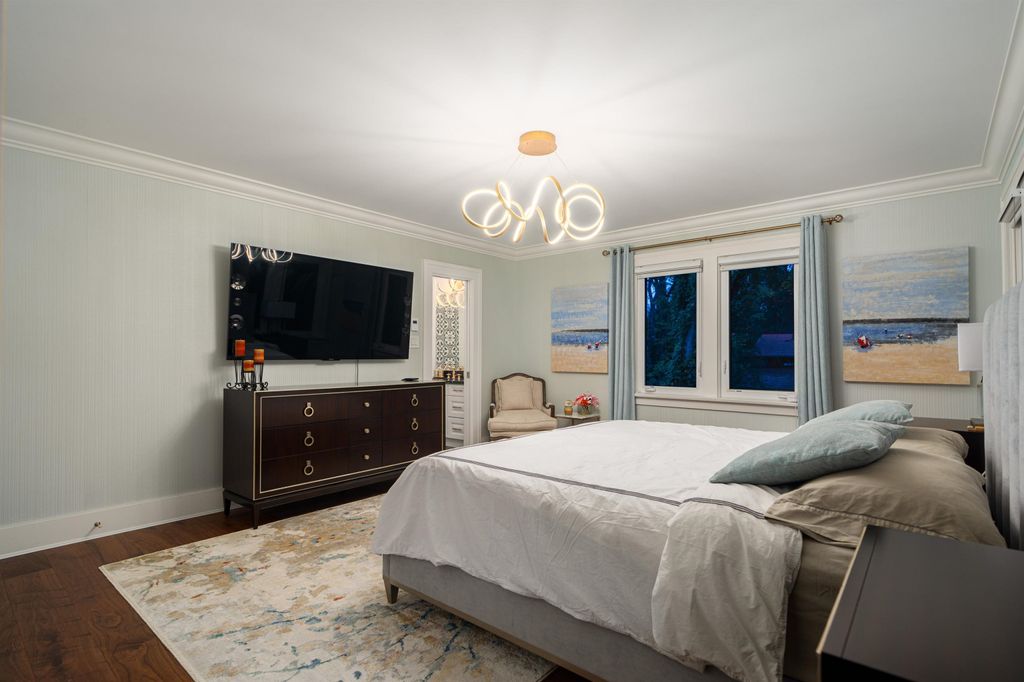 listing image 1103029059565635904