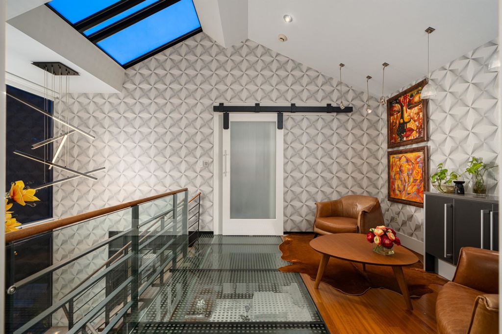 listing image 1103124531616122589