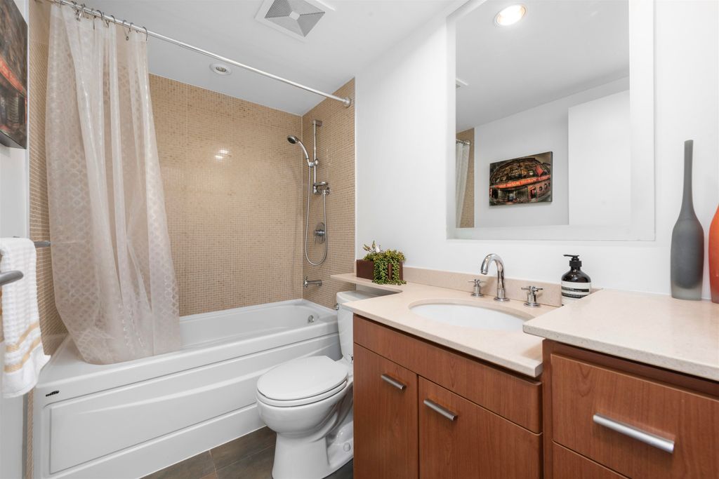 listing image 1103895096415292680