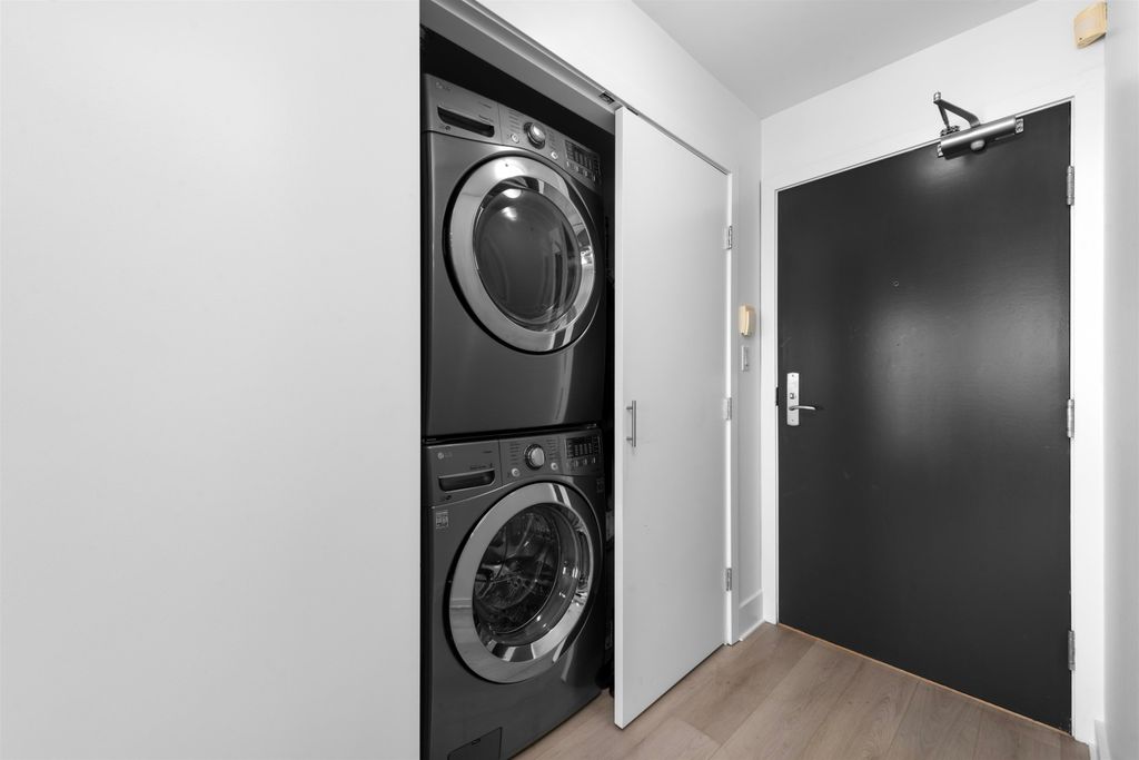 listing image 1108859301346874268