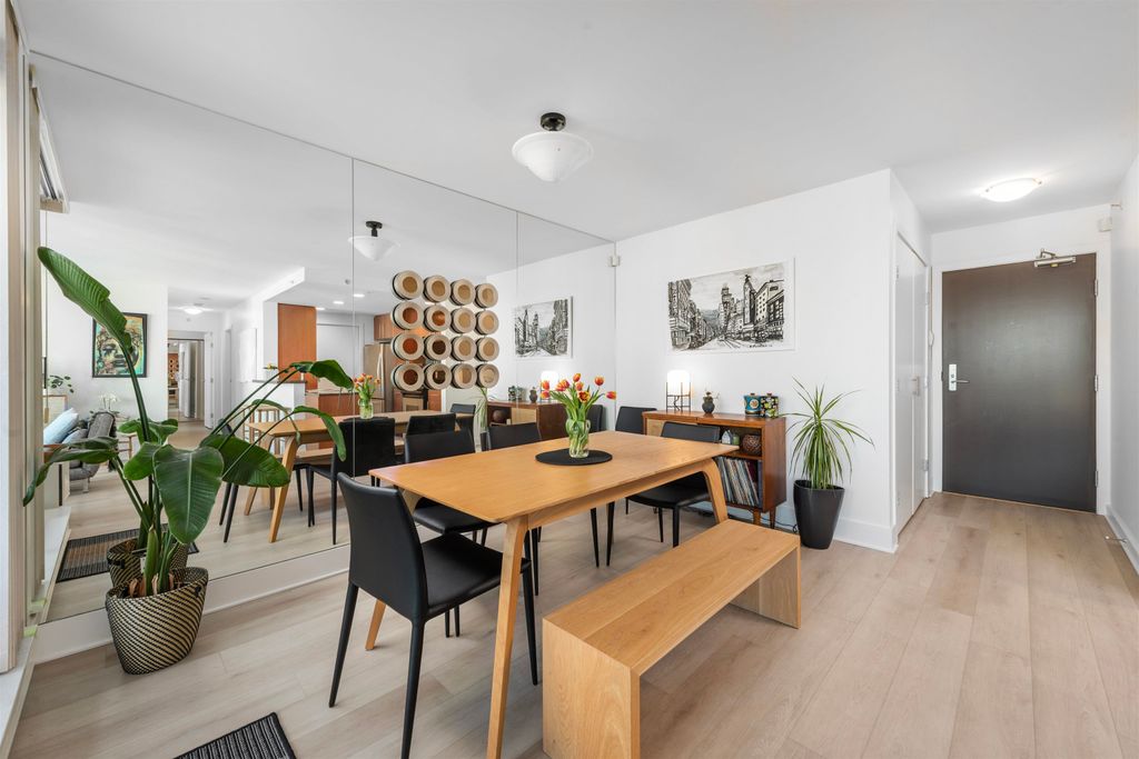 listing image 1101287094223724553