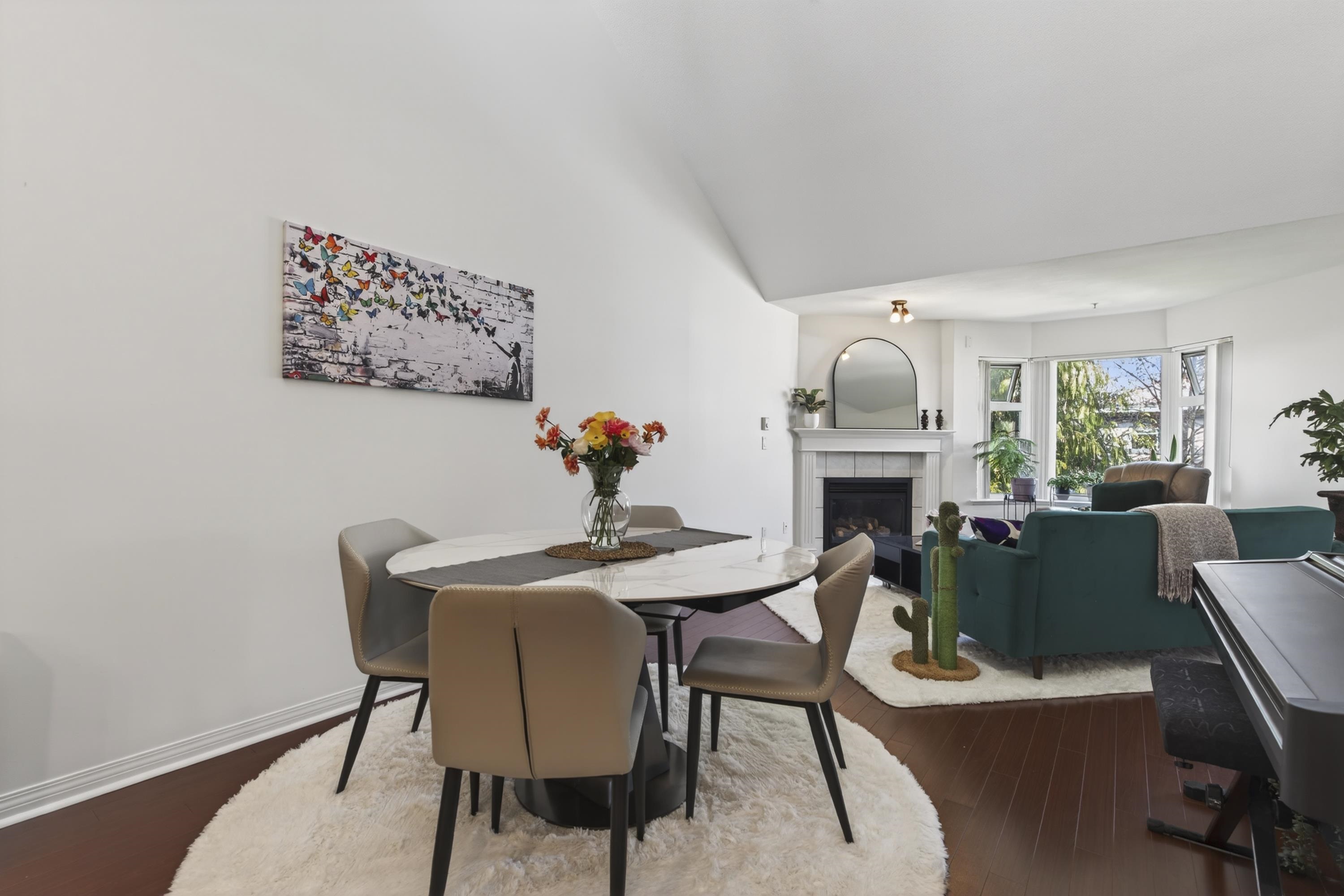 1999 Suffolk Avenue 306