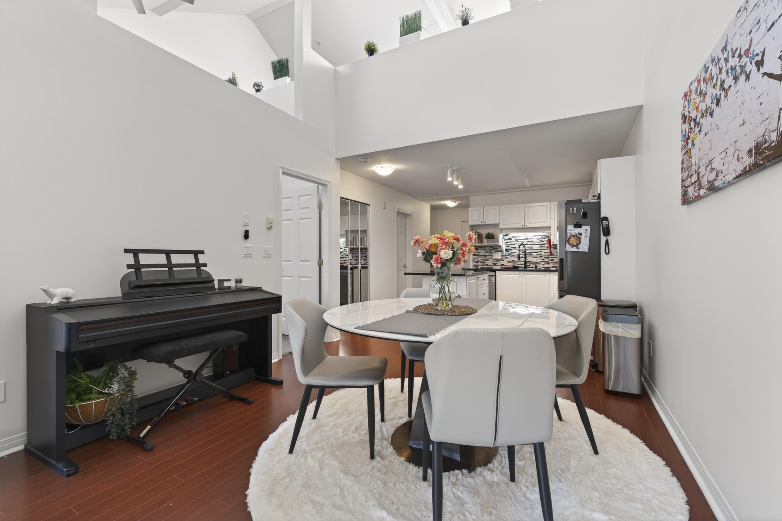 1999 Suffolk Avenue 306