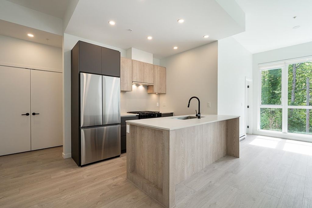 listing image 1103740648353641932