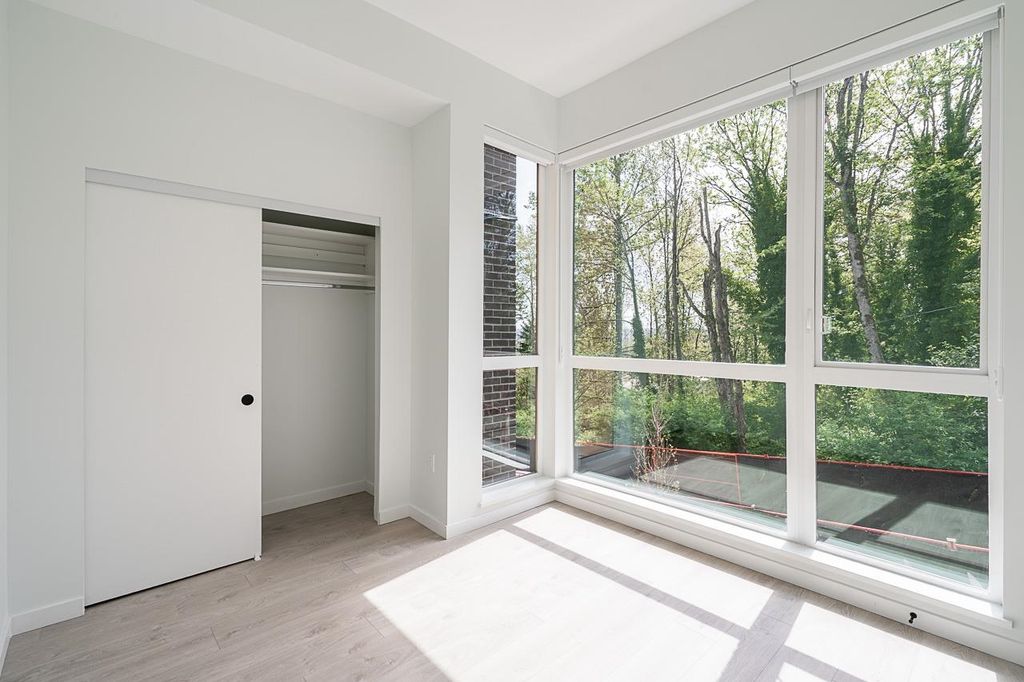 listing image 1102723724285347689