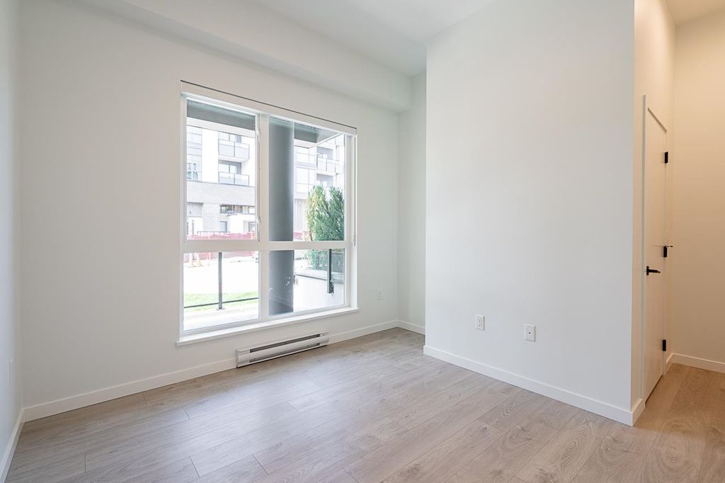 listing image 1109041859854520035