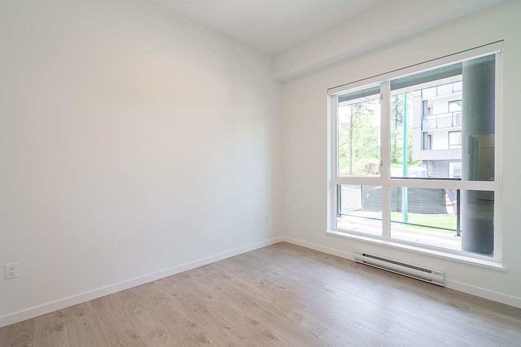 listing image 1109656407187409176