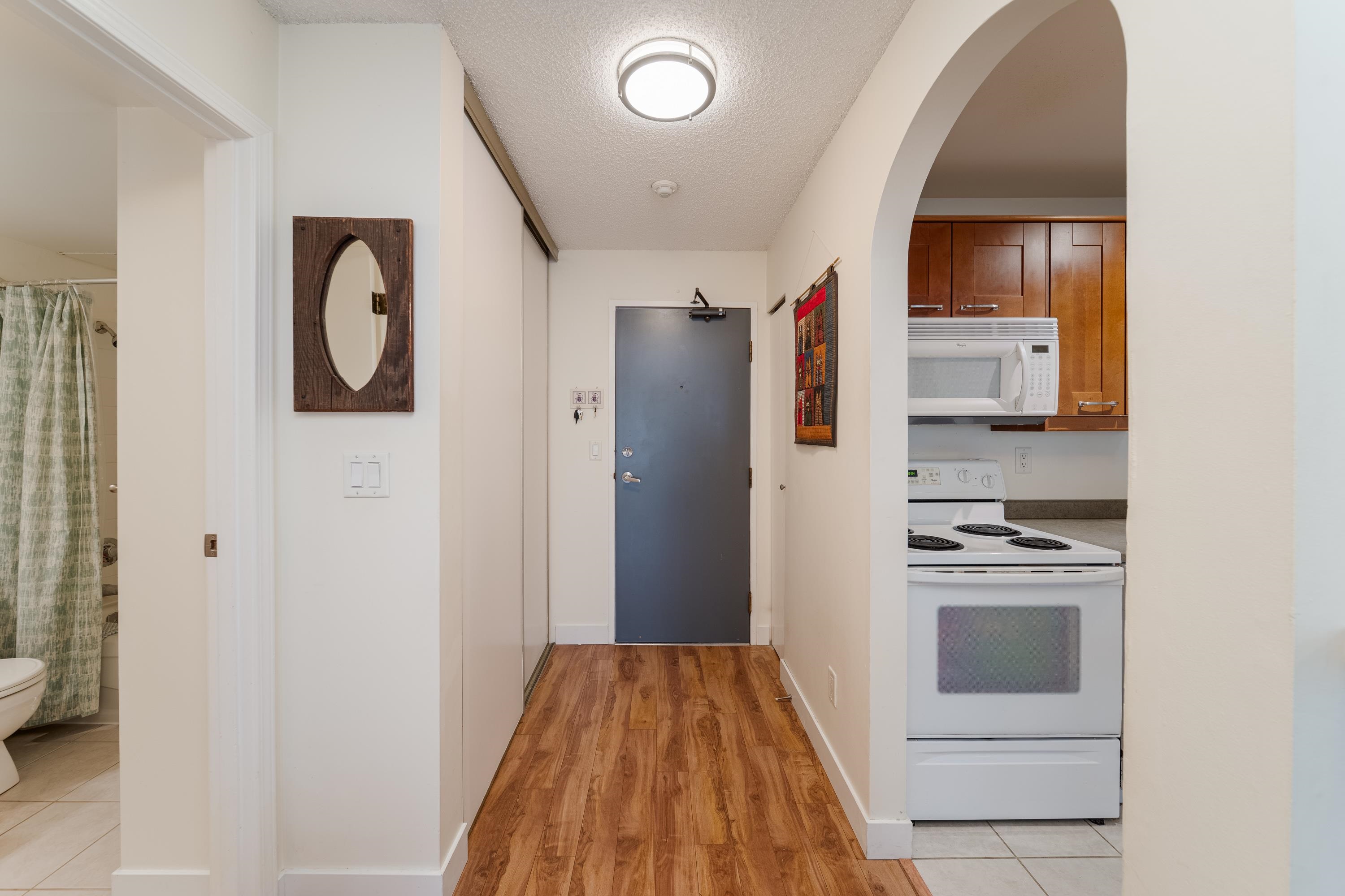 423 Agnes Street 211