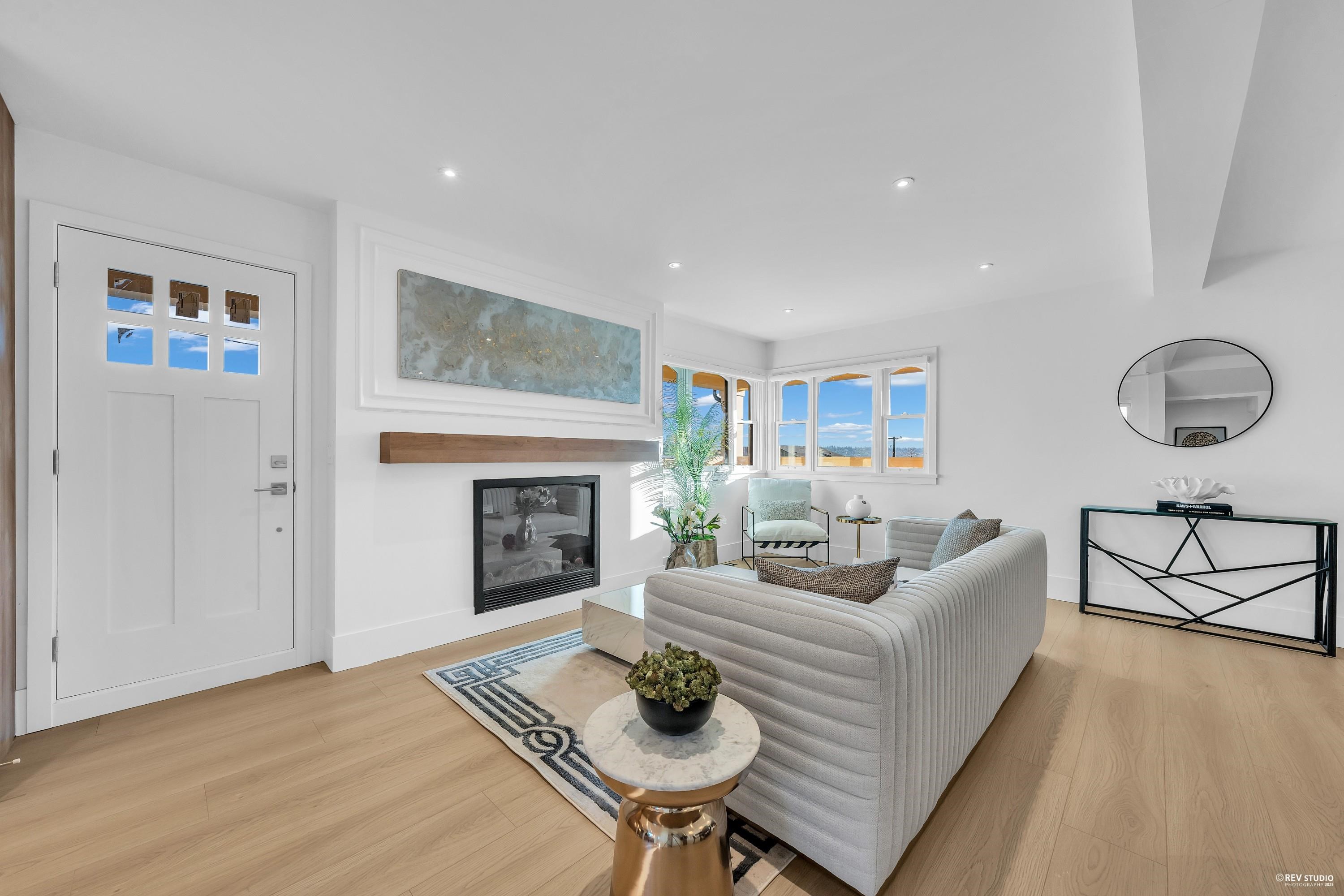 1125 Cartier Avenue 103