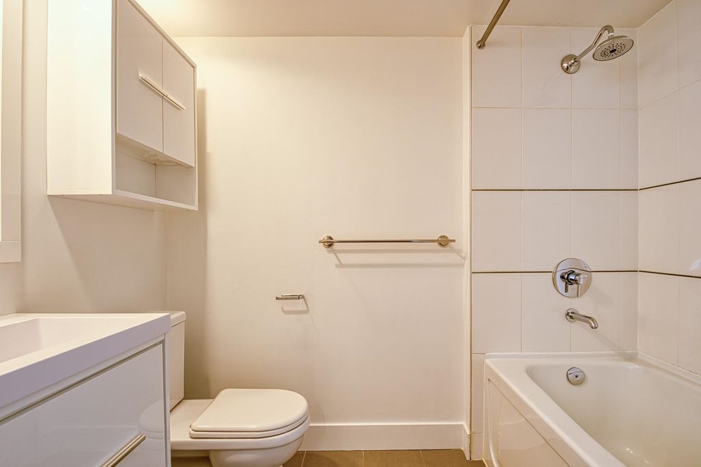 listing image 1100666975101330545