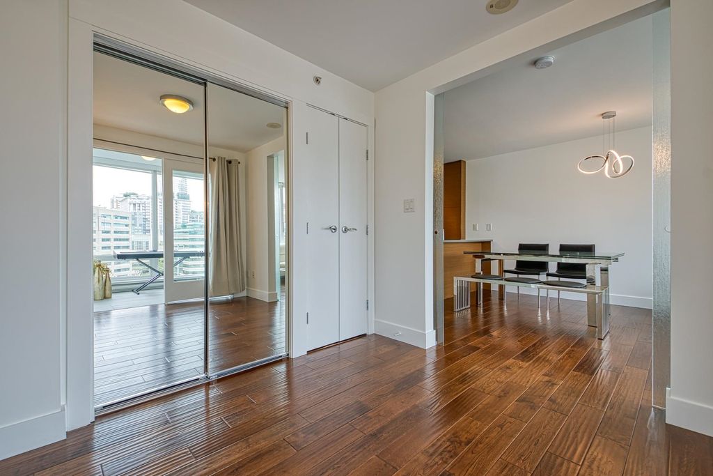 listing image 1106200410959492155