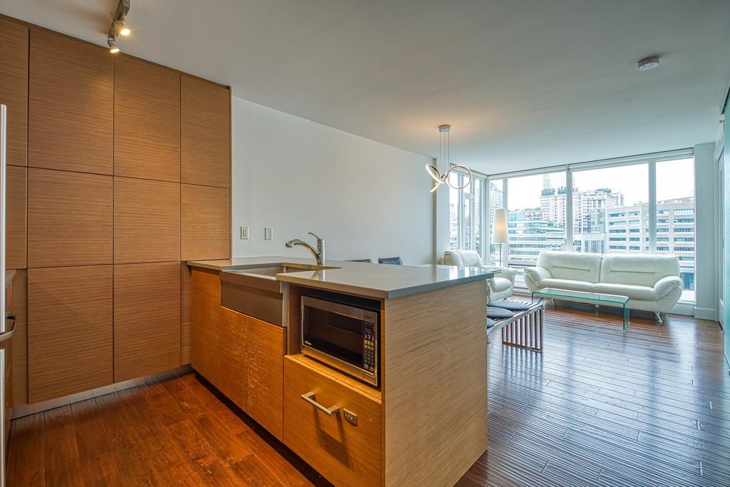 listing image 1105715396602673616