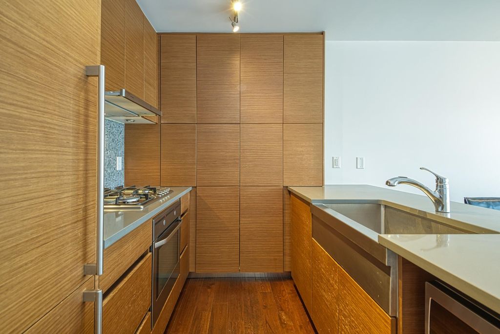 listing image 1101343206790240426