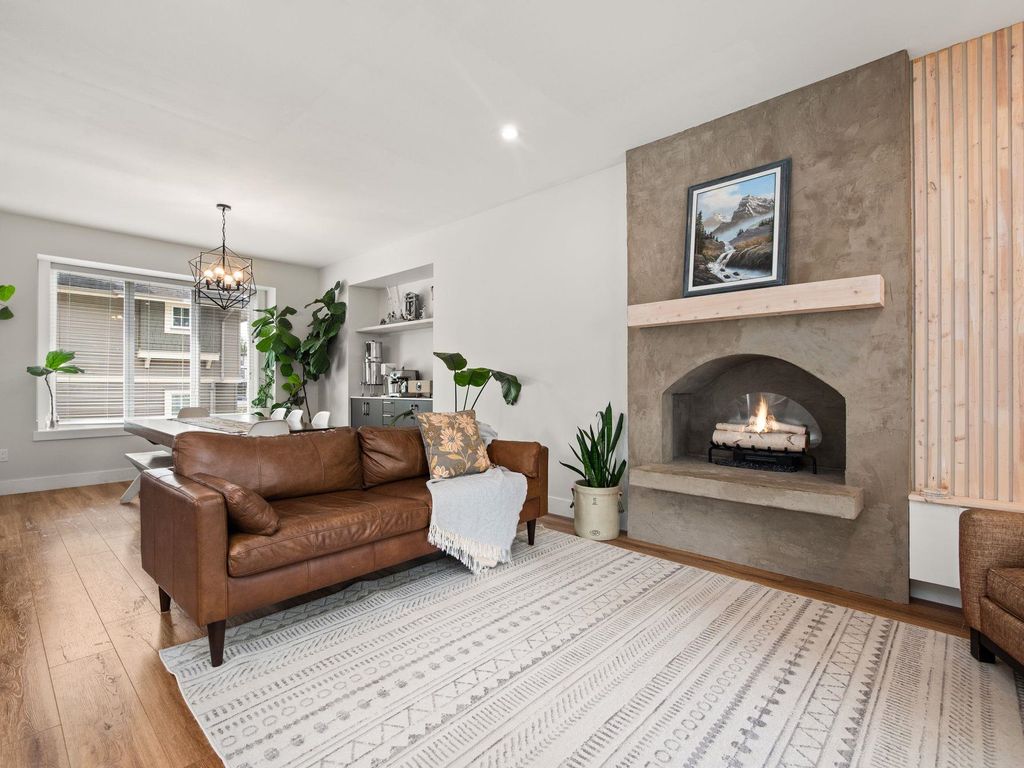 Photo of 4295 Old Clayburn Road #20, Abbotsford, BC V3G 0G4 (MLS # R3111090)