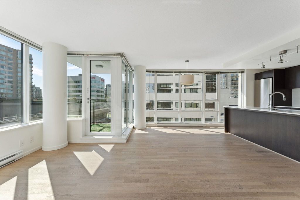 listing image 1102860132844316269