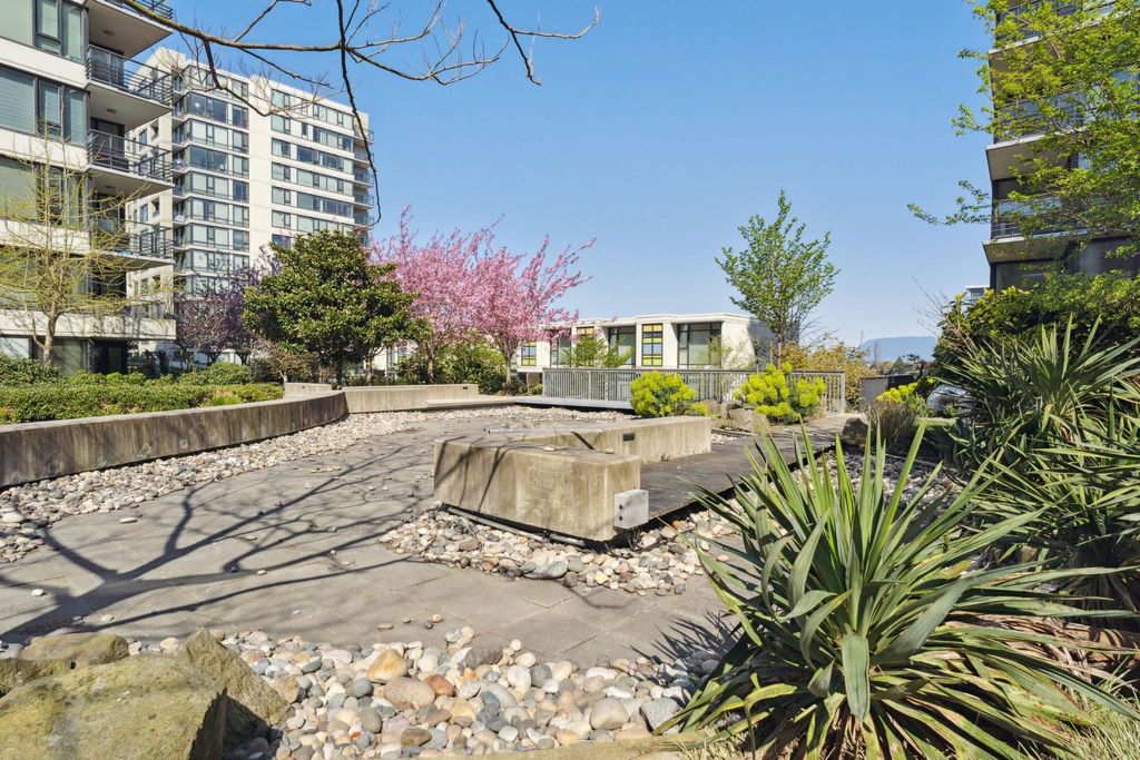 listing image 1104173449483364251