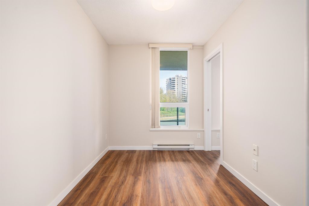 listing image 1100343210221326535