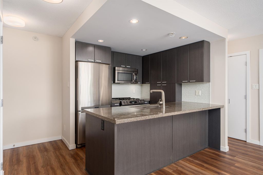 listing image 1106536261821958657